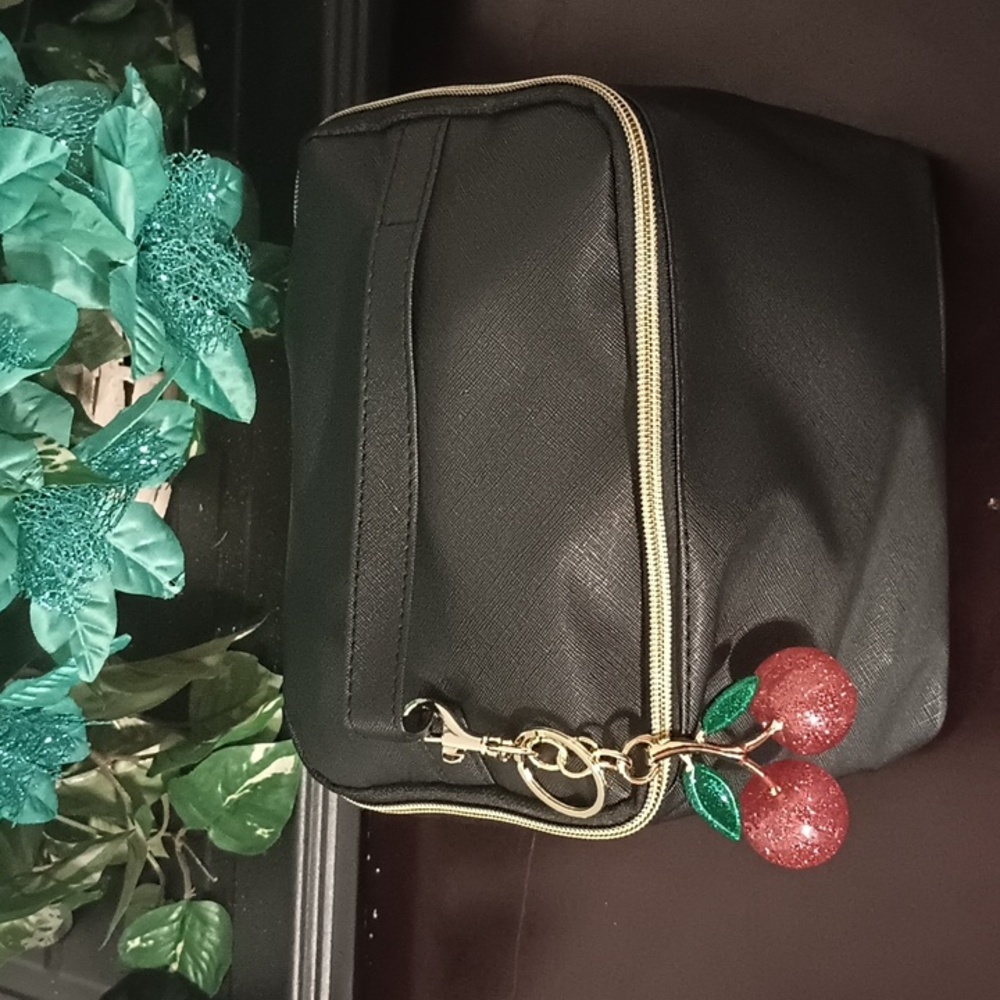 NWT Makeup Bag with Cherry 🍒 - Picture 2 of 5